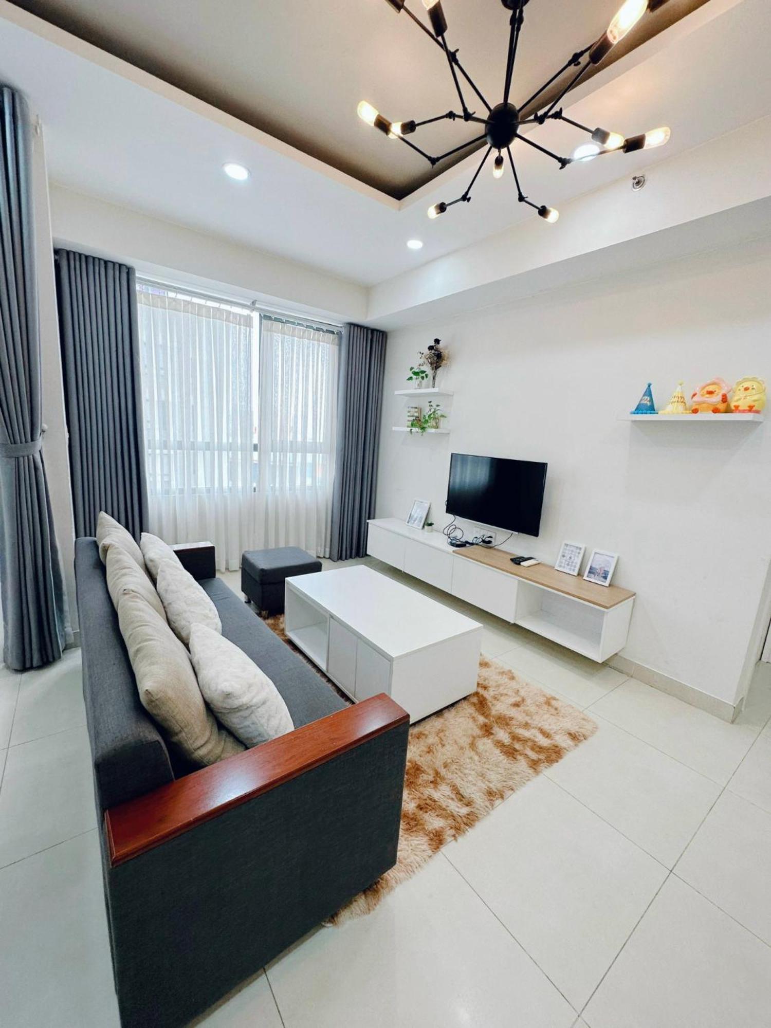 Masteri Thao Dien Luxury With Beautiful View, Fully Furnished, Near The Center Apartment *