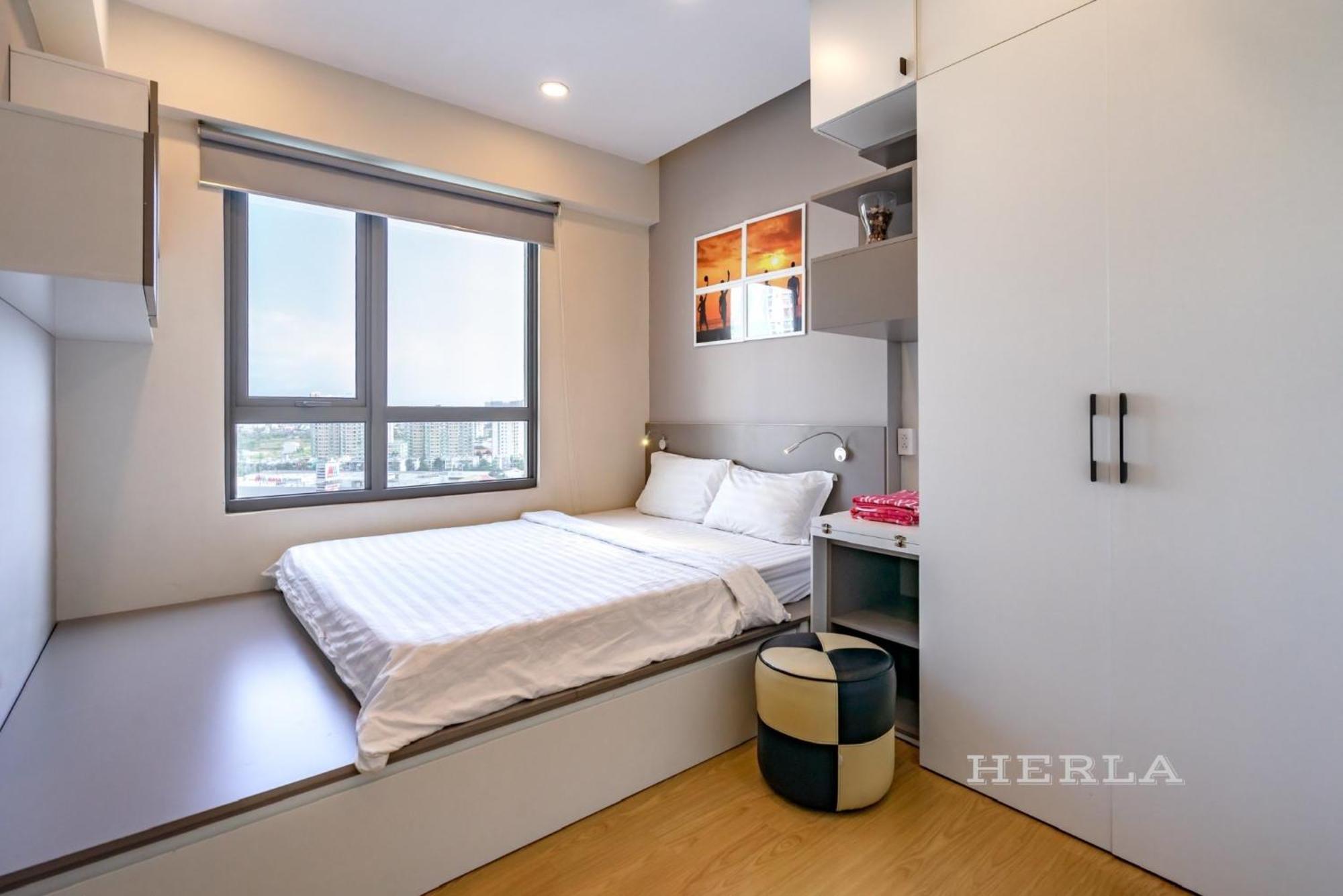 Masteri Thao Dien Luxury With Beautiful View, Fully Furnished, Near The Center Apartment *